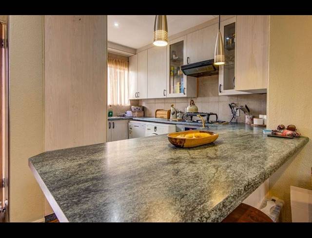 4 BEDROOM TOWNHOUSE FOR SALE IN ALLEN GROVE